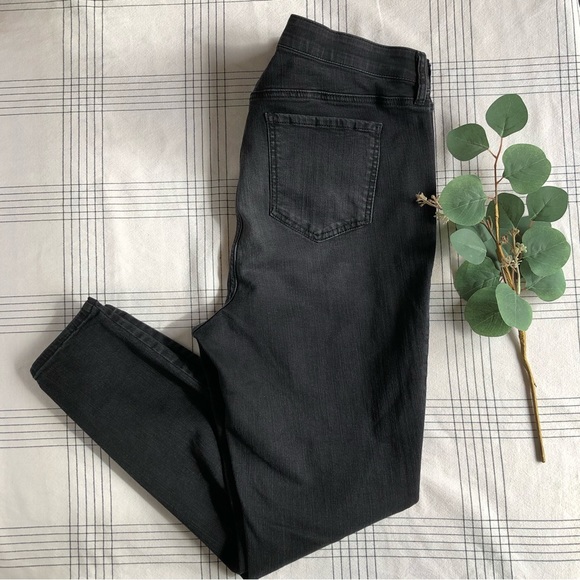 torrid Denim - Torrid Sky High Black Skinny| Premium Stretch|Black Skinny jeans| Size 18r